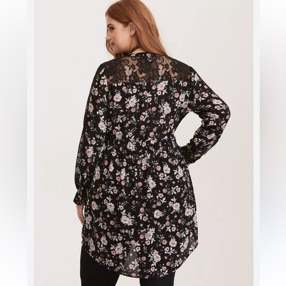 Torrid Lexi Lace Hi Lo Babydoll Tunic Black Pink Floral Button Front Size 2 2X - Picture 3 of 14